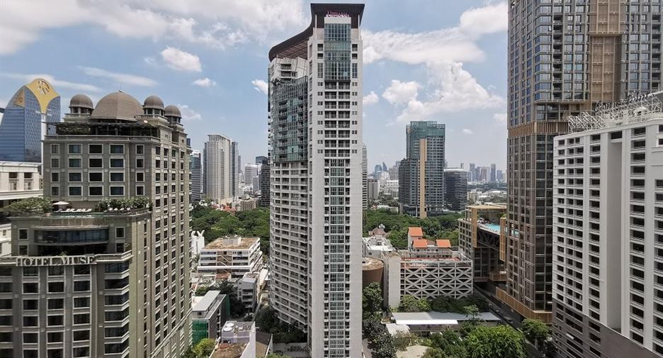For rent 2 bedrooms condo in Pathum Wan, Bangkok