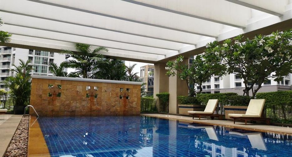 For rent 2 bedrooms condo in Pathum Wan, Bangkok