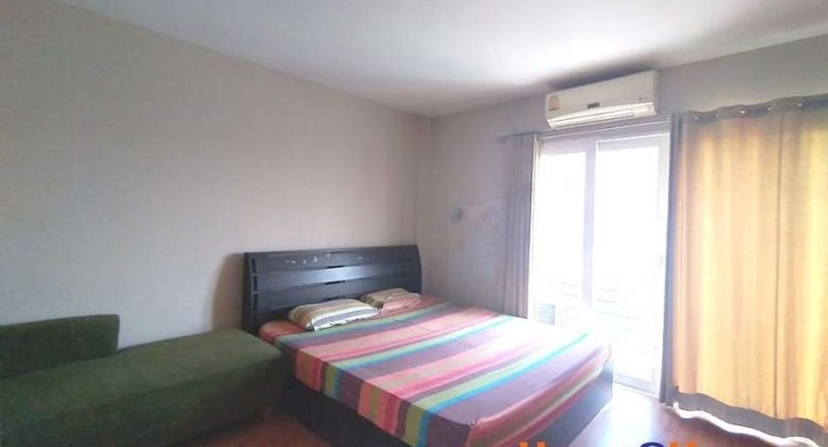 Casa adosada en venta de 3 habitaciones en Khan Na Yao, Bangkok