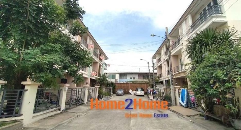 Casa adosada en venta de 3 habitaciones en Khan Na Yao, Bangkok