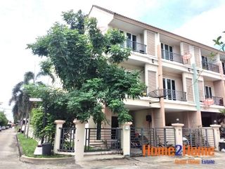 For sale 3 bedrooms townhouse in Khan Na Yao, Bangkok
