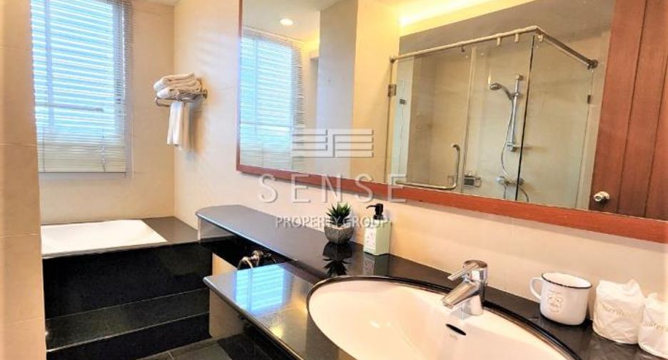 For rent 3 bedrooms condo in Sathon, Bangkok