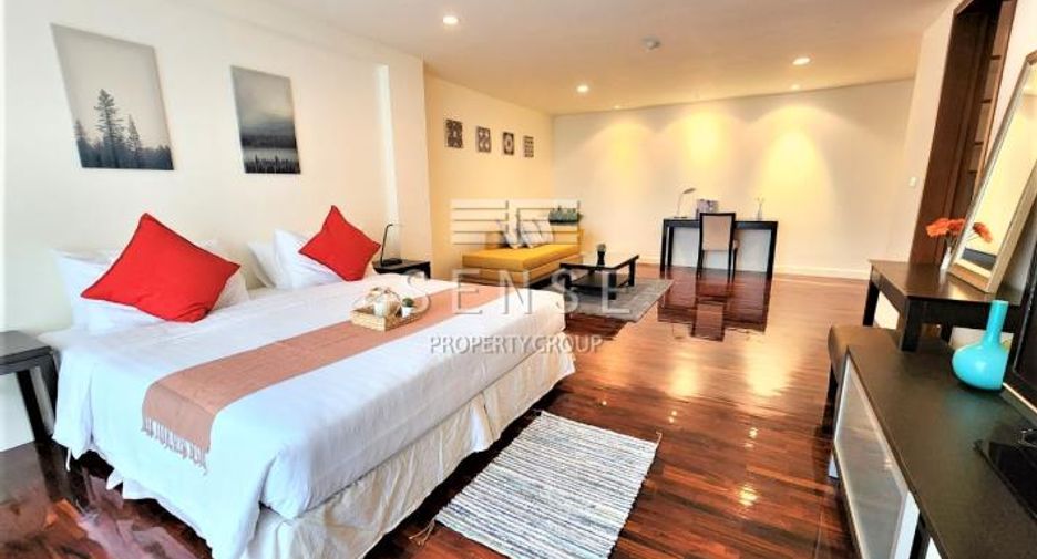 For rent 3 bedrooms condo in Sathon, Bangkok