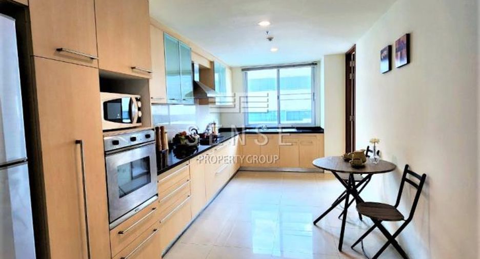 For rent 3 bedrooms condo in Sathon, Bangkok