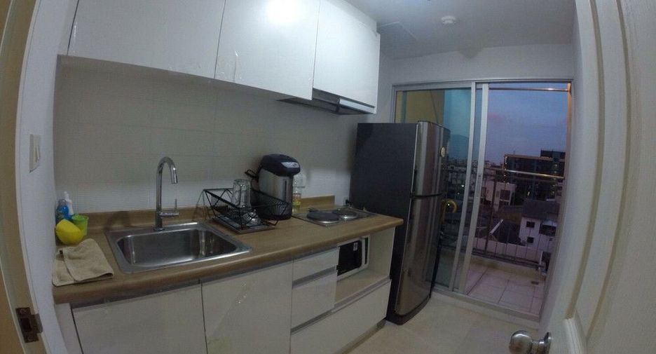 For sale 1 Beds condo in Huai Khwang, Bangkok