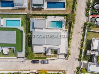 For sale 4 bedrooms house in Bang Saray, Pattaya