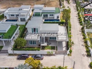 For sale 4 bedrooms house in Bang Saray, Pattaya