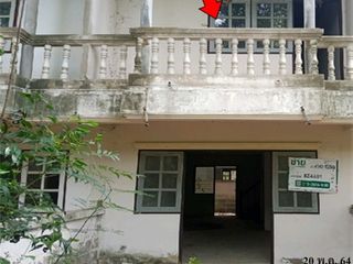 Casa adosada en venta de estudio en Tha Yang, Phetchaburi