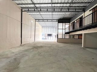 For rent warehouse in Din Daeng, Bangkok