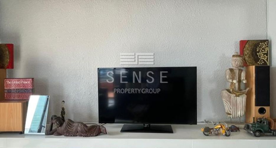 For rent 3 bedrooms condo in Sathon, Bangkok