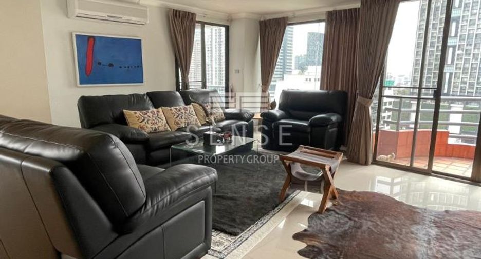 For rent 3 bedrooms condo in Sathon, Bangkok