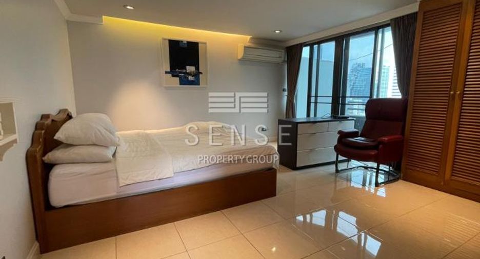 For rent 3 bedrooms condo in Sathon, Bangkok