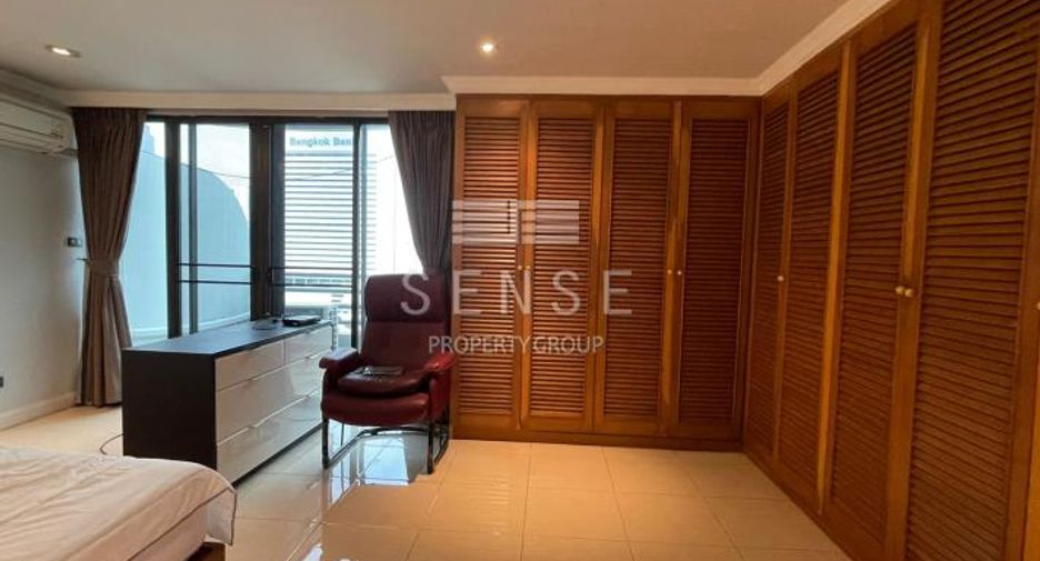 For rent 3 bedrooms condo in Sathon, Bangkok