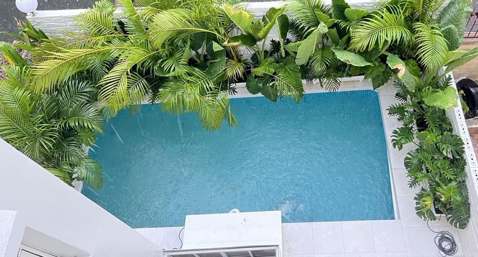 For sale 5 bed house in Chatuchak, Bangkok