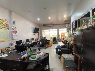 For sale 1 bed house in Huai Khwang, Bangkok