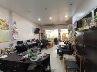 For sale 1 bed house in Huai Khwang, Bangkok