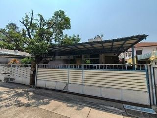 For sale 1 bed house in Huai Khwang, Bangkok