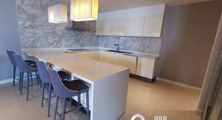 For rent 4 bedrooms condo in Bang Kho Laem, Bangkok