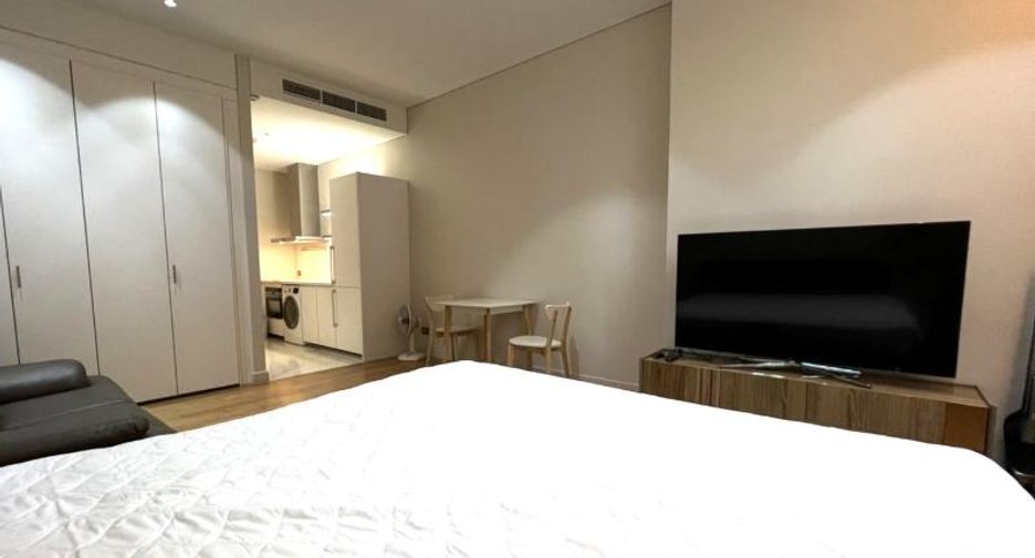 For sale and for rent studio condo in Pathum Wan, Bangkok