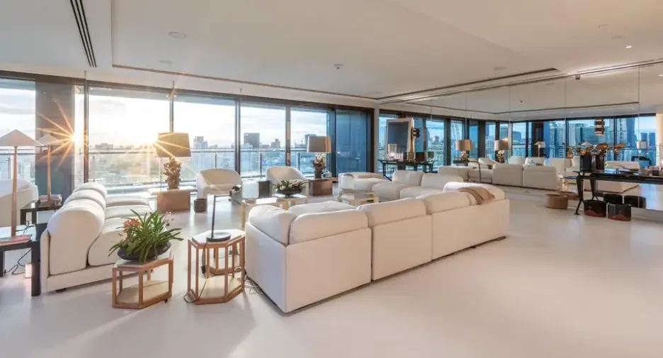 For rent 4 bedrooms condo in Pathum Wan, Bangkok