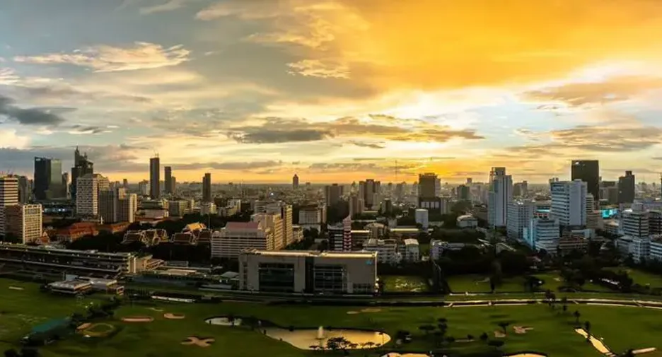 For rent 4 bedrooms condo in Pathum Wan, Bangkok