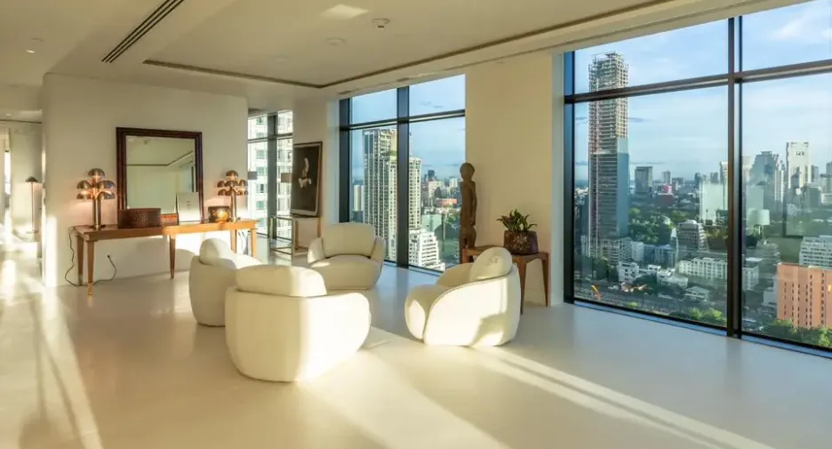 For rent 4 bedrooms condo in Pathum Wan, Bangkok