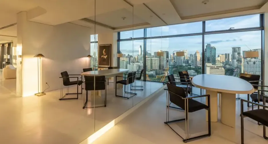 For rent 4 bedrooms condo in Pathum Wan, Bangkok