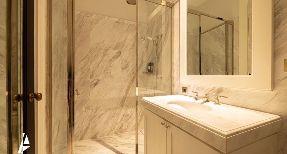 For rent そして for sale 2 ベッドルーム condo in Pathum Wan, Bangkok