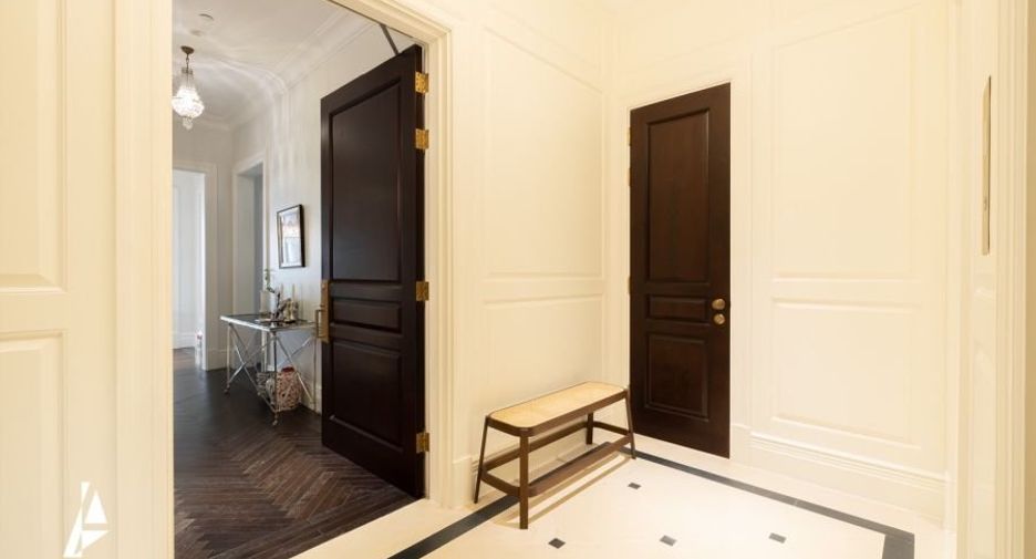 For rent そして for sale 2 ベッドルーム condo in Pathum Wan, Bangkok