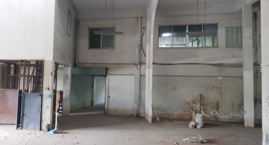 For rent 1 bed retail Space in Sam Khok, Pathum Thani