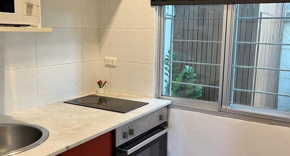 For rent 3 bed house in Saphan Sung, Bangkok