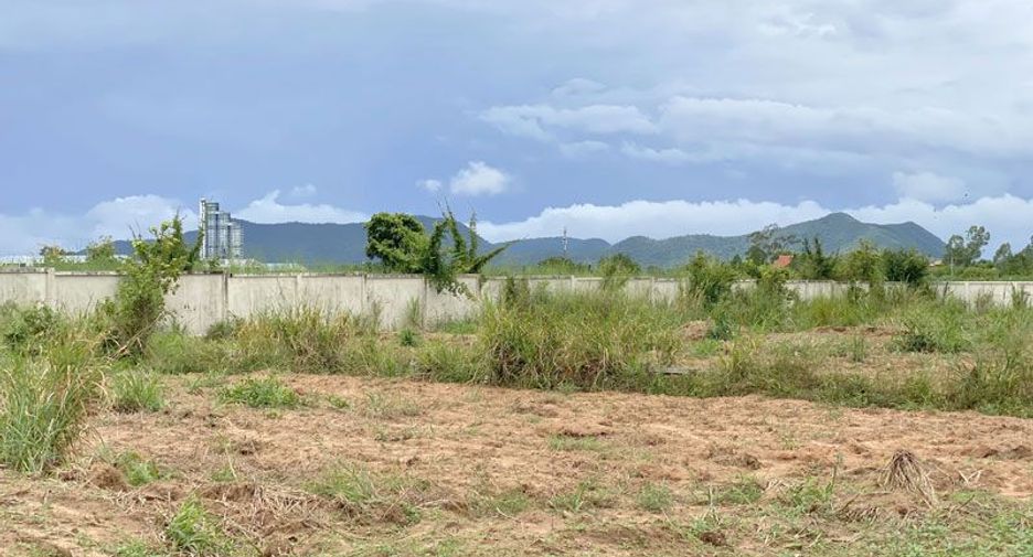 出售 土地 在 Bang Lamung, Chon Buri