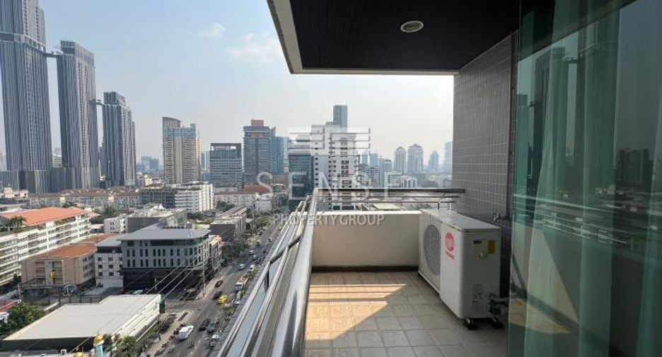 For rent 3 bedrooms condo in Watthana, Bangkok