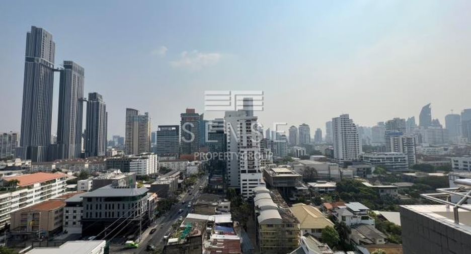 For rent 3 bedrooms condo in Watthana, Bangkok
