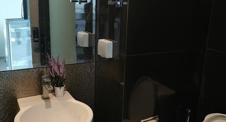 For rent studio condo in Khlong Toei, Bangkok