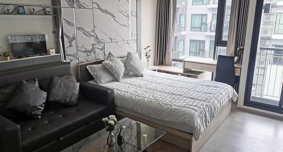 For rent studio condo in Khlong Toei, Bangkok