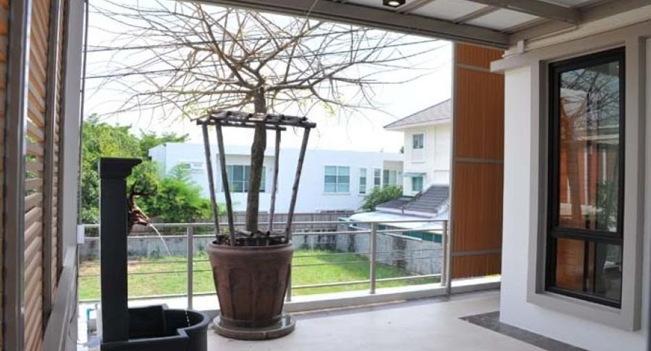 For sale 4 bedrooms house in Thawi Watthana, Bangkok