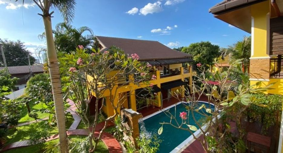 For sale 6 bedrooms retail Space in Mueang Chiang Mai, Chiang Mai