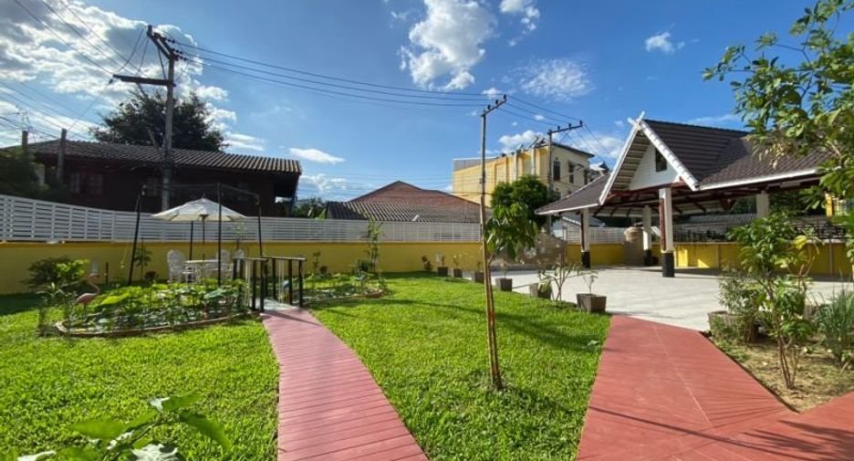 For sale 6 bedrooms retail Space in Mueang Chiang Mai, Chiang Mai