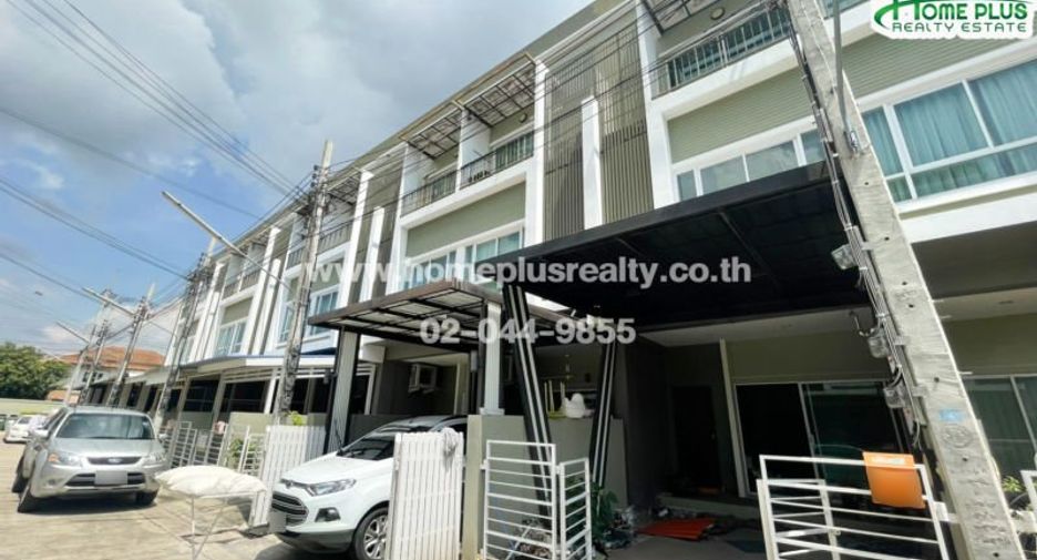 For sale 3 bedrooms townhouse in Saphan Sung, Bangkok