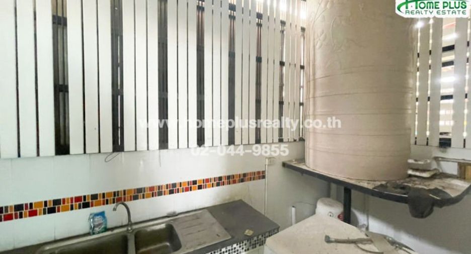 For sale 3 bedrooms townhouse in Saphan Sung, Bangkok