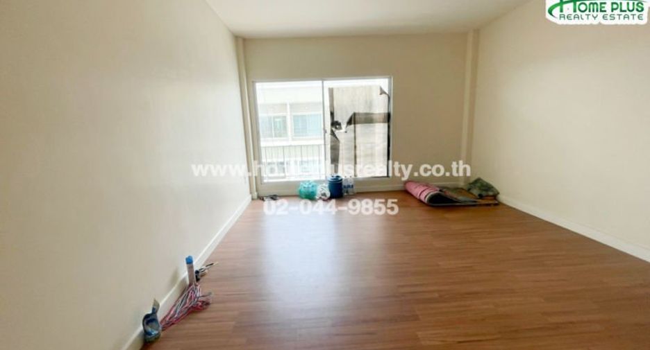 For sale 3 bedrooms townhouse in Saphan Sung, Bangkok
