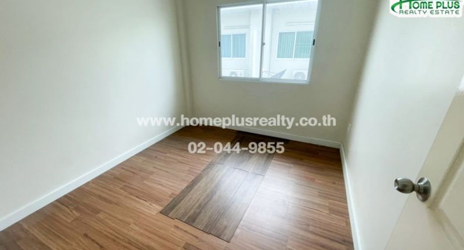 For sale 3 bedrooms townhouse in Saphan Sung, Bangkok
