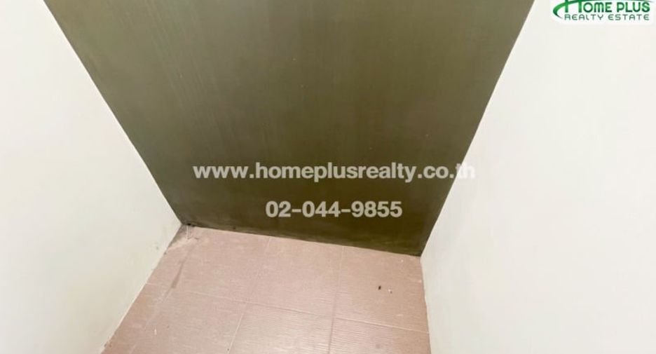 For sale 3 bedrooms townhouse in Saphan Sung, Bangkok