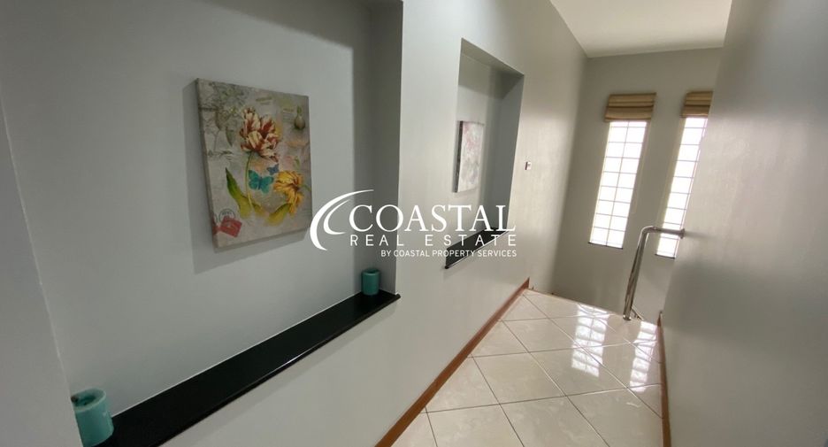 For rent and for sale 3 bed townhouse in East Pattaya, Pattaya