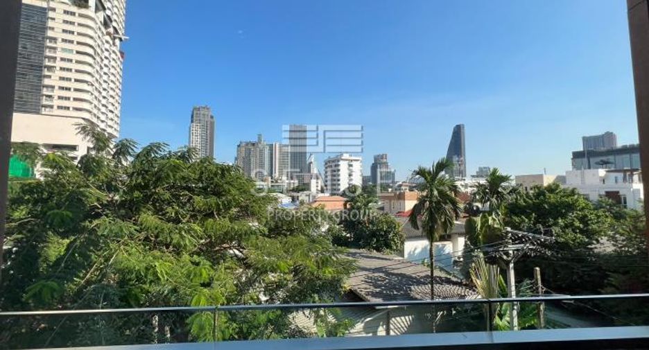 Wohnung zur Miete mit 3 Zimmer in Khlong Toei, Bangkok
