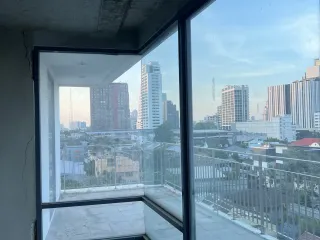 For sale 3 bed condo in Phaya Thai, Bangkok