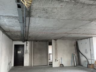 For sale 3 bed condo in Phaya Thai, Bangkok