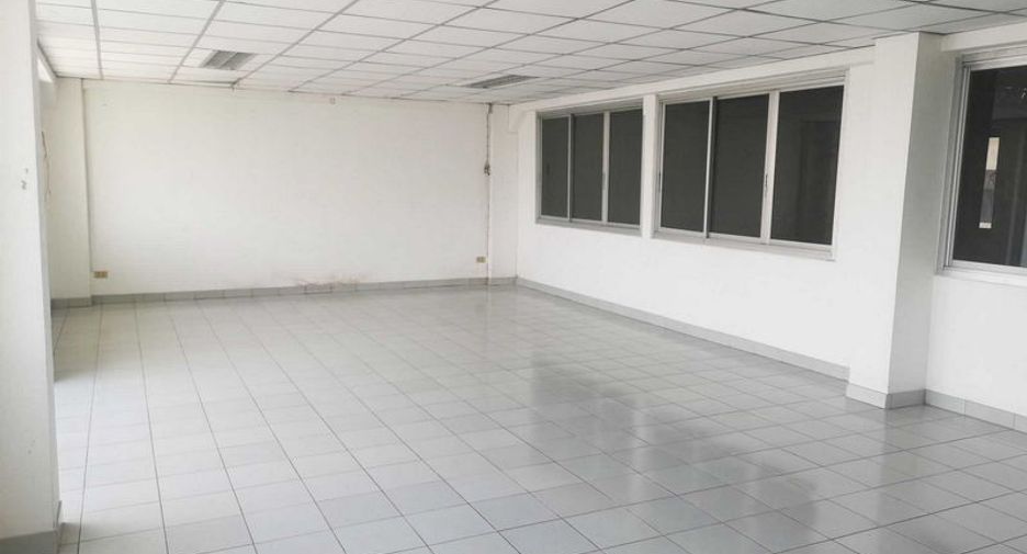 For sale warehouse in Khlong Luang, Pathum Thani