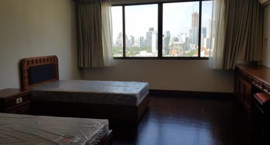 For rent 3 ベッドルーム apartment in Khlong Toei, Bangkok